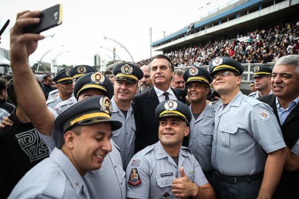 Presidente Bolsonaro anuncia novo programa de crdito habitacional. Habite Seguro.